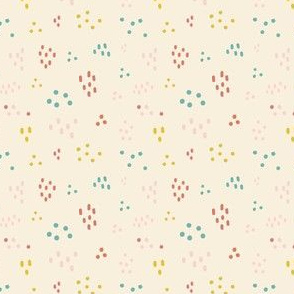 micro | little dots| quilt | off white  background