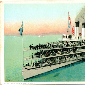 189-18 Vintage postcard - Steamer Tashmoo Leaving Detroit Dock