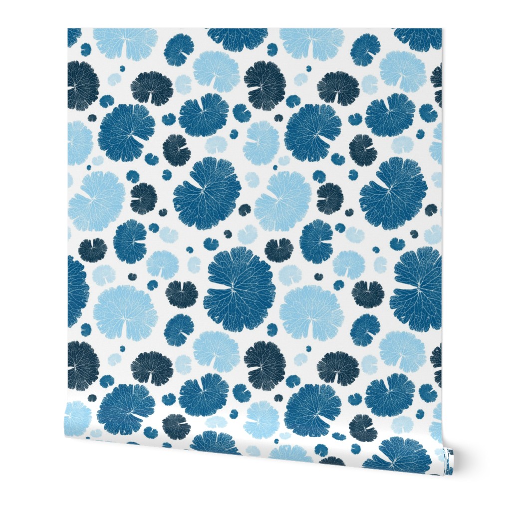 Retro Abstract Round Blue Navy Leaves