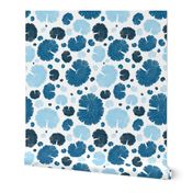 Retro Abstract Round Blue Navy Leaves