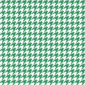 Small Green and White Dog’s Tooth Hound’s tooth Check Tartan Scottish kilt 