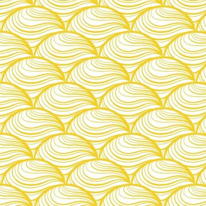 Marble Scallop in Yellow and White - Large