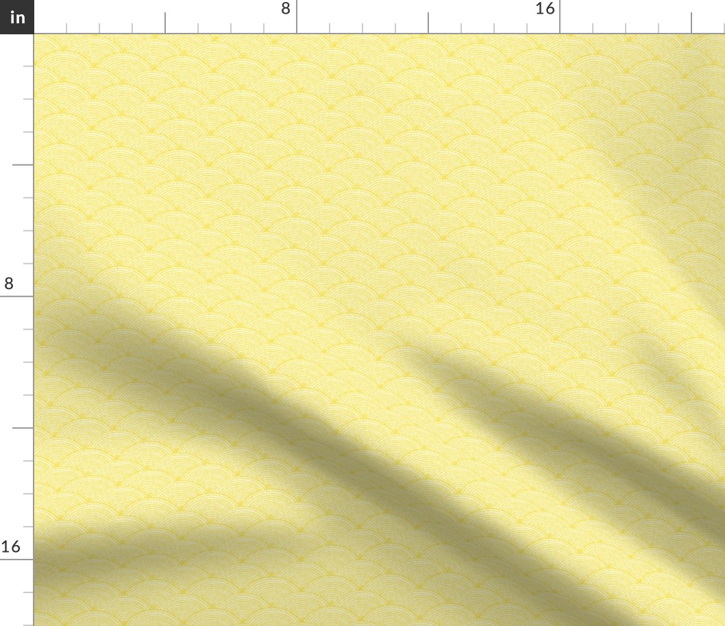 sunflower yellow dot scallop //  yellow and white scallop dot pattern