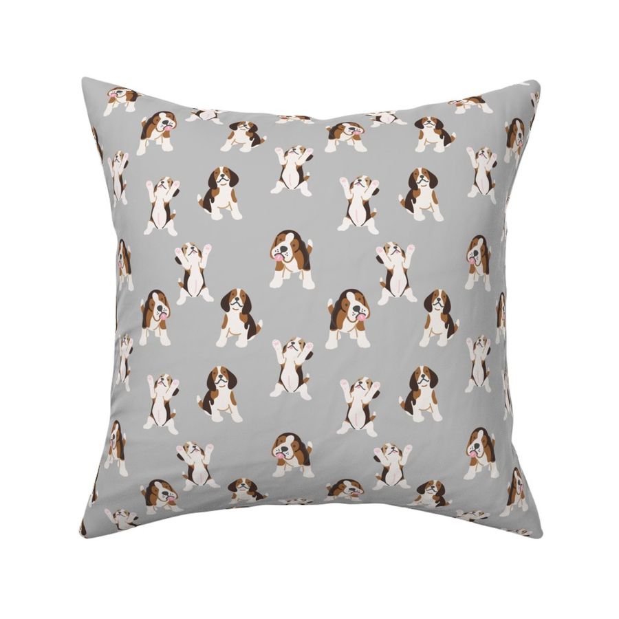 Beagle puppies on grey / Dog fabrics / Dogs 