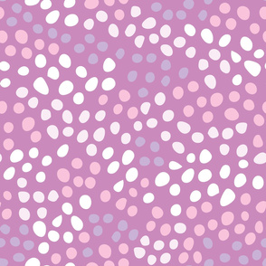 Large scale / hand drawn dots / polka / circles