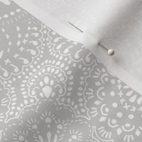 Mosaic Bandana Paisley - Large - light-grey and white