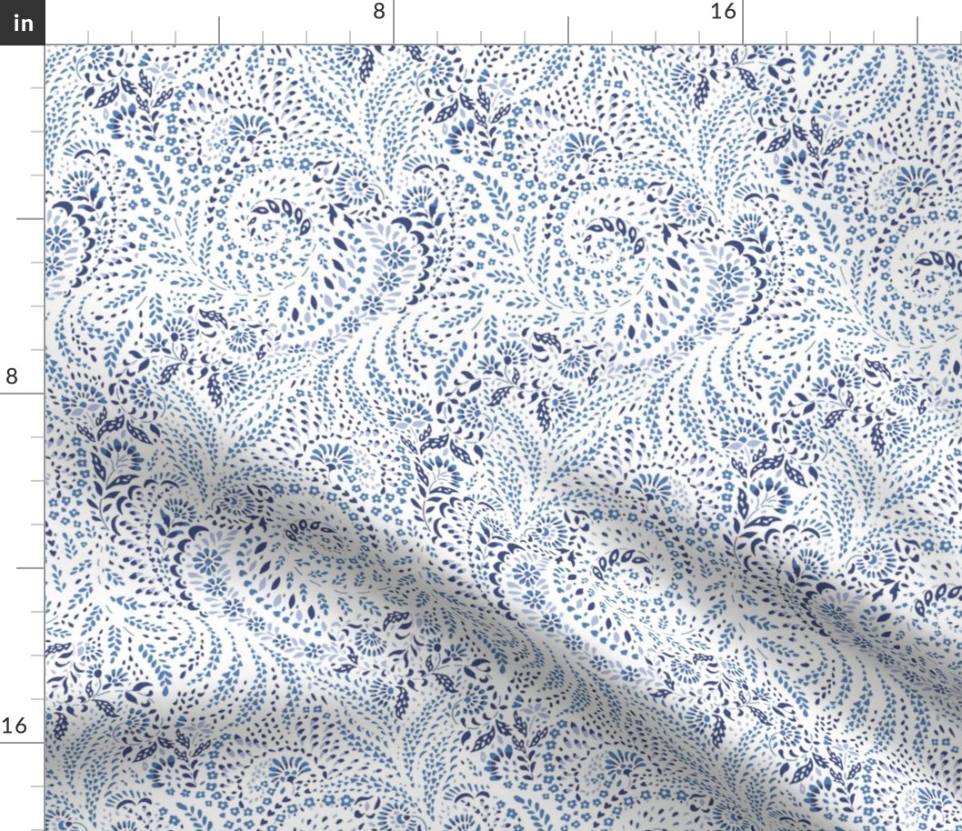 Medium Paisley Garden Grows - white and blue