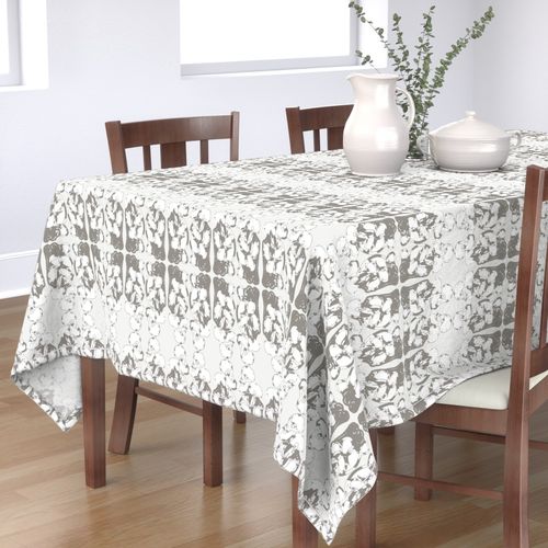 HOME_GOOD_RECTANGULAR_TABLE_CLOTH