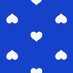 (M) Hearts M Smoky White1 on Blue2