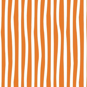 Small scale // Monochromatic lines coordinate // tahiti orange and white vertical stripes