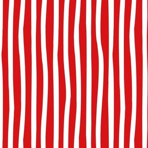 Small scale // Monochromatic lines coordinate // vivid red and white vertical stripes