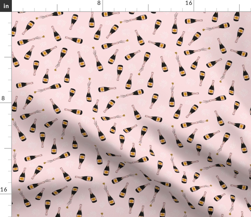 (S Scale) Woof Clicquot Scattered Pattern on Light Pink
