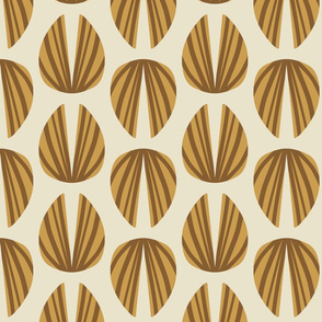 Clam Shell Deco- Gold Honey on Isabelline- Large Scale