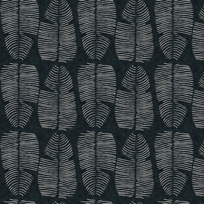 Moody Tropical Leaves Antique black