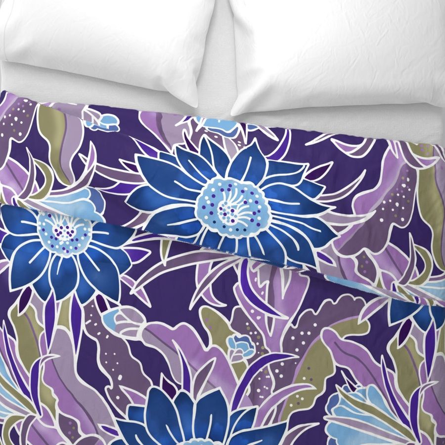 Jumbo-Night Blooming Dragon Flower-dk  purple and ice blue