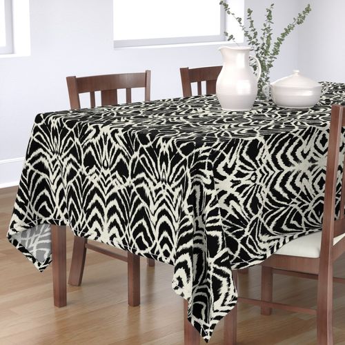 HOME_GOOD_RECTANGULAR_TABLE_CLOTH