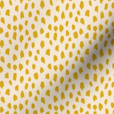 Painted dash /animal spots - cornsilk & goldenrod