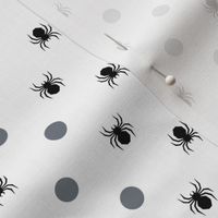 Polka dots und Spiders - Ban / Liath