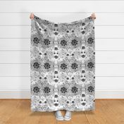 DECO B&W Scatter Floral