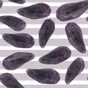 mussels on dusty lilac stripes ditsy toss