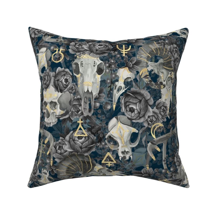 HOME_GOOD_SQUARE_THROW_PILLOW