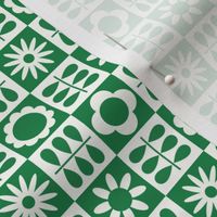 Scandinavian Checker Blooms - Green and White - MED