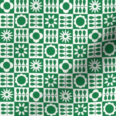 Scandinavian Checker Blooms - Green and White - MED