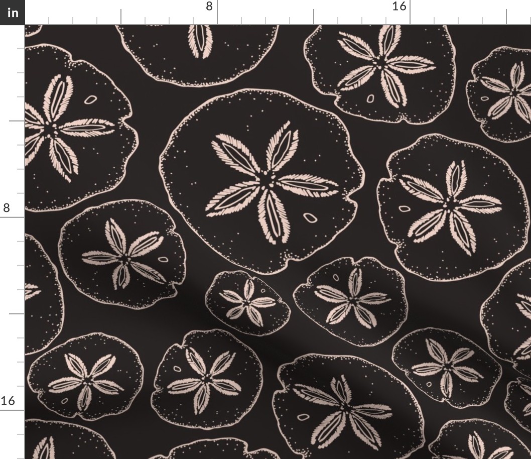 Sand Dollar L - Black and Ivory