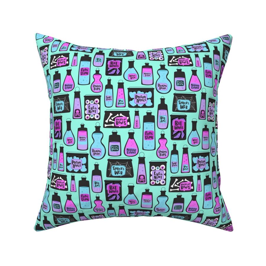 HOME_GOOD_SQUARE_THROW_PILLOW