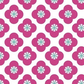  poppy geometric in fuchsia quatrefoil