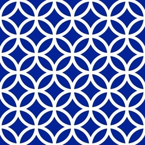 Interlocked Circles Pattern - Imperial Blue and White