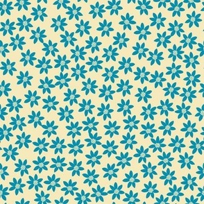 Small flowers in blue on cream coordinate blender