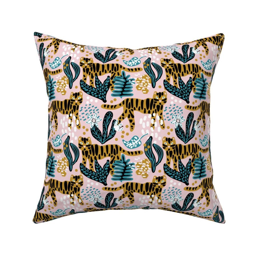 HOME_GOOD_SQUARE_THROW_PILLOW