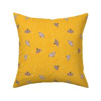 Moth Twilight (goldenrod yellow) 8"