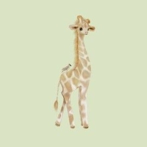 Giraffe RighTrfaceLtGreen-01