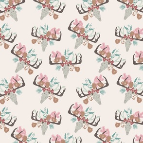 BLOOMING ANTLERS IN COTTAGE WHITE