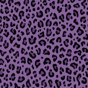 ★ LEOPARD PRINT in ORCHID PURPLE ★ Small Scale / Collection : Leopard spots – Punk Rock Animal Print