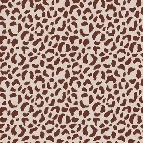 Cheetah pattern on the beige background