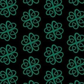 4 leaved Celtic love shamrock dark green on bl