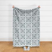 Hawaiian Quilt gray and white