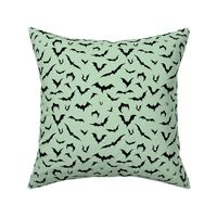 bat print (mint green)