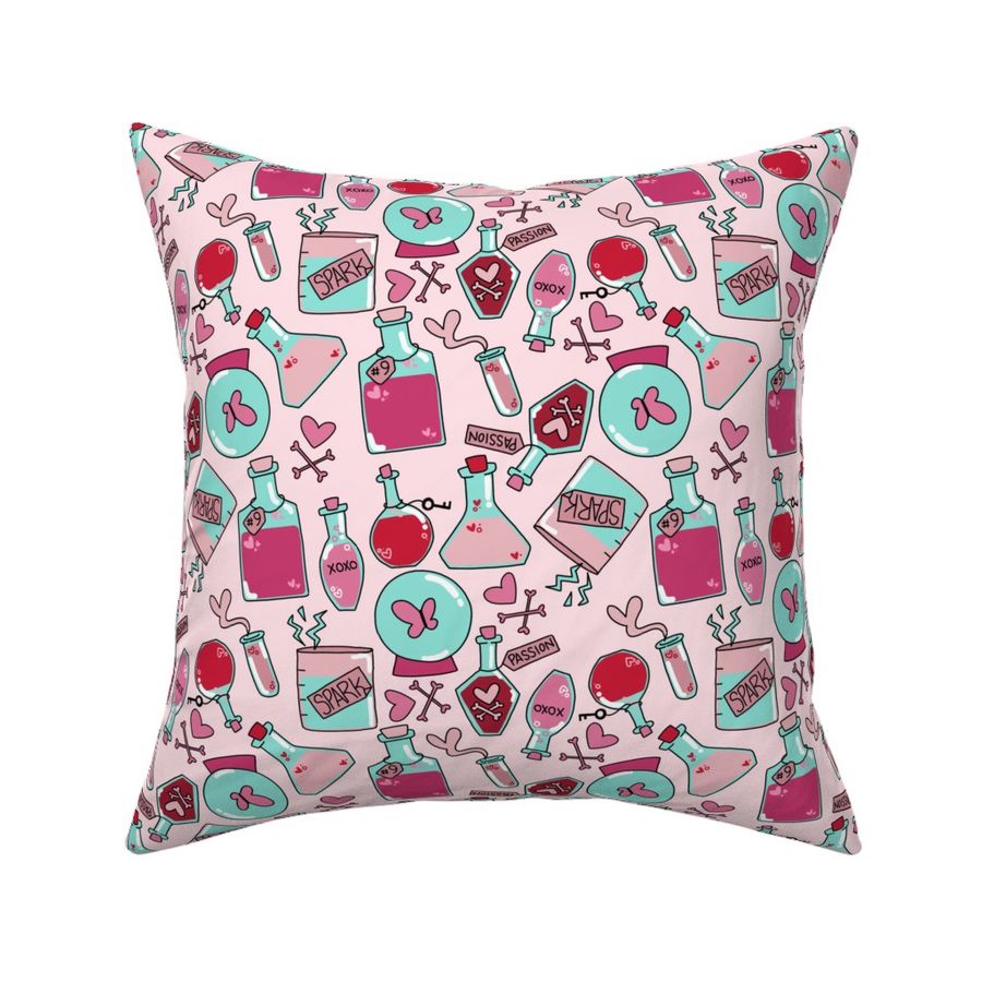 HOME_GOOD_SQUARE_THROW_PILLOW