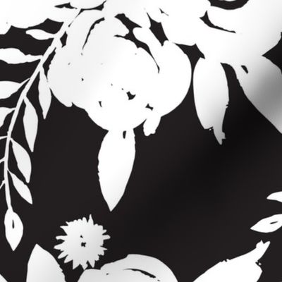 Rose Bouquet White Outline -Black & White