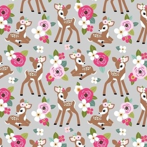 Tiny Scale / Floral fawn / Light Grey Background