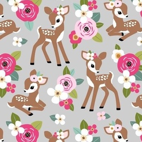 Small Scale / Floral fawn / Light Grey Background