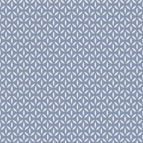 Leafpoint Lattice: Denim Blue & Cream Latticework