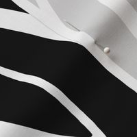 Curved Stripes | Large | Black & White