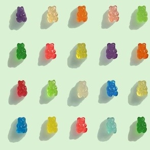 Gummi bear grid on pale honeydew green (#dbf1d4)