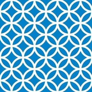 Interlocked Circles Pattern - True Blue and White