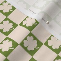 St Patrick’s Day Pattern Clover Checkerboard